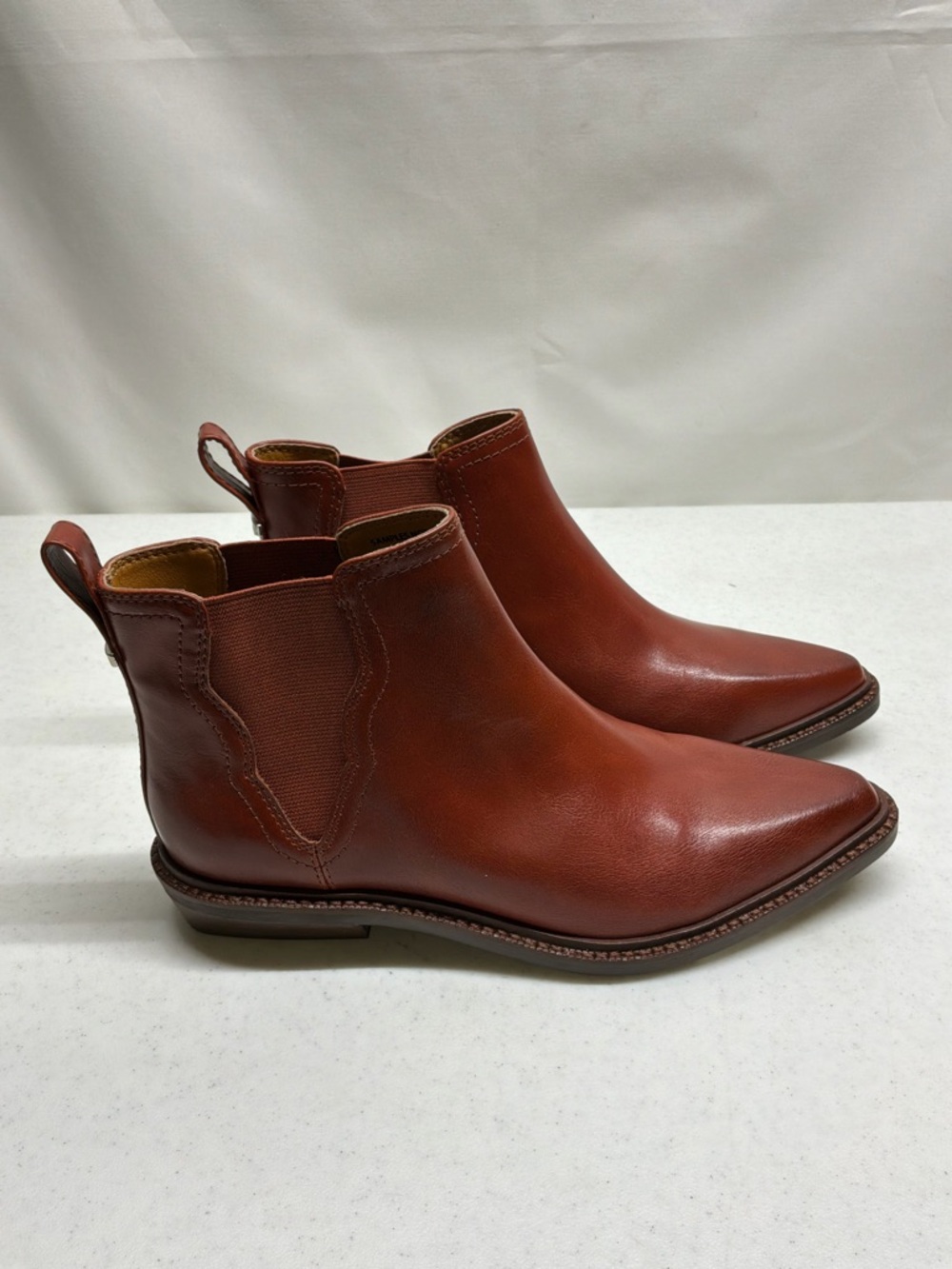 Frye And Co. Rylie Chelsie Vintage Red Color Boots Women's Size 6M NWOT